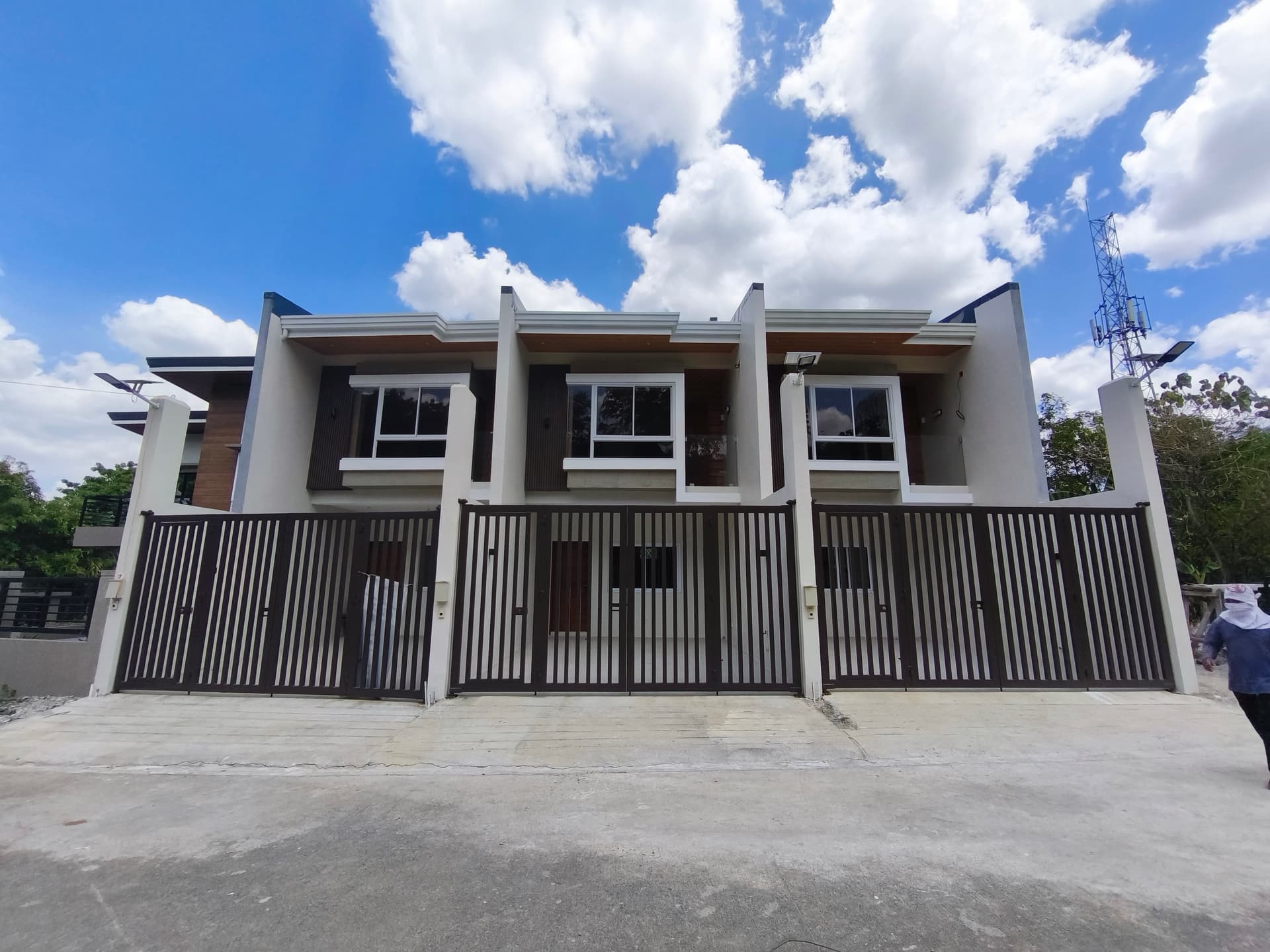 Gulod Malaya San Mateo Rizal For Sale Modern Townhouse near C6 Road RG