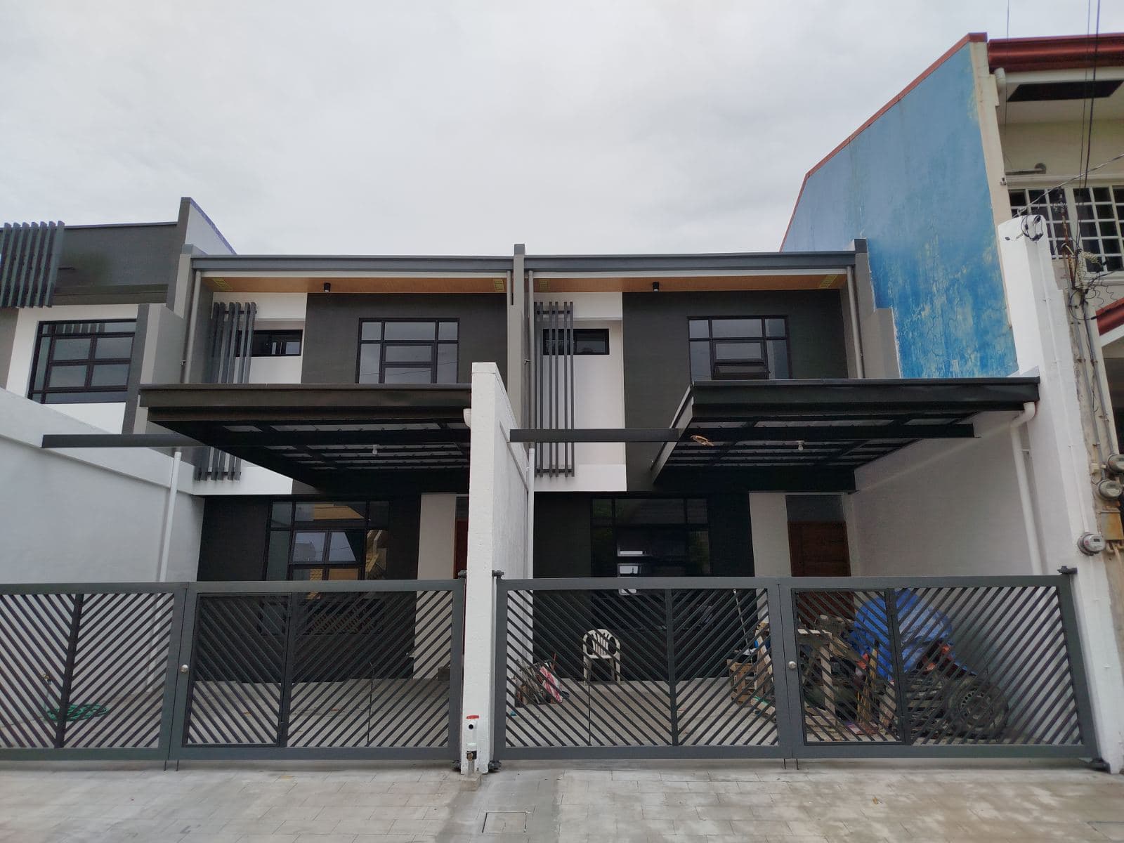 Two Storey Duplex Townhouse for Sale in Better Living Paranaque 3 Bedrooms - JB