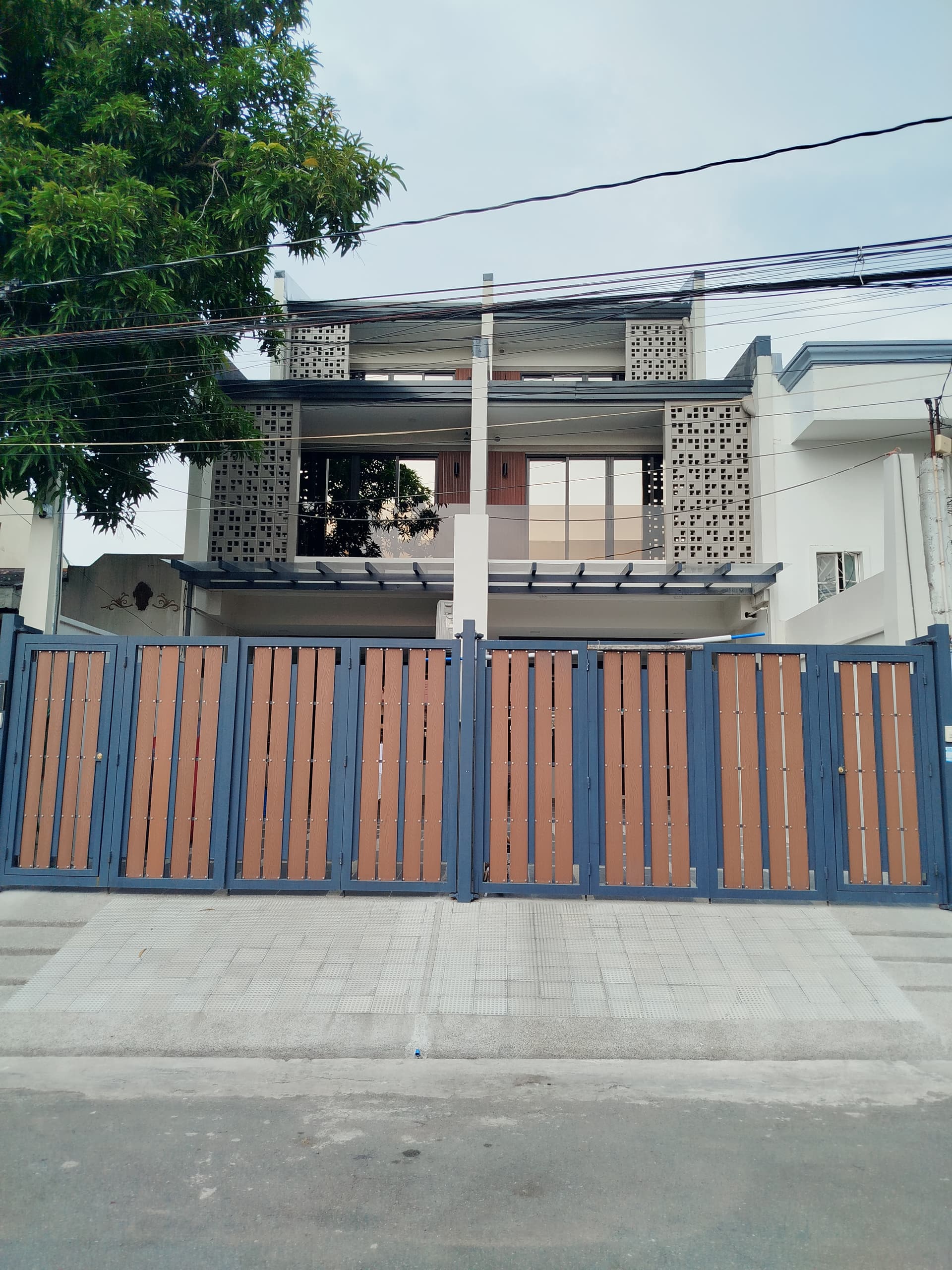 For Sale Three Storey Townhouse in Don Bosco Village Paranaque w/ solar - JB