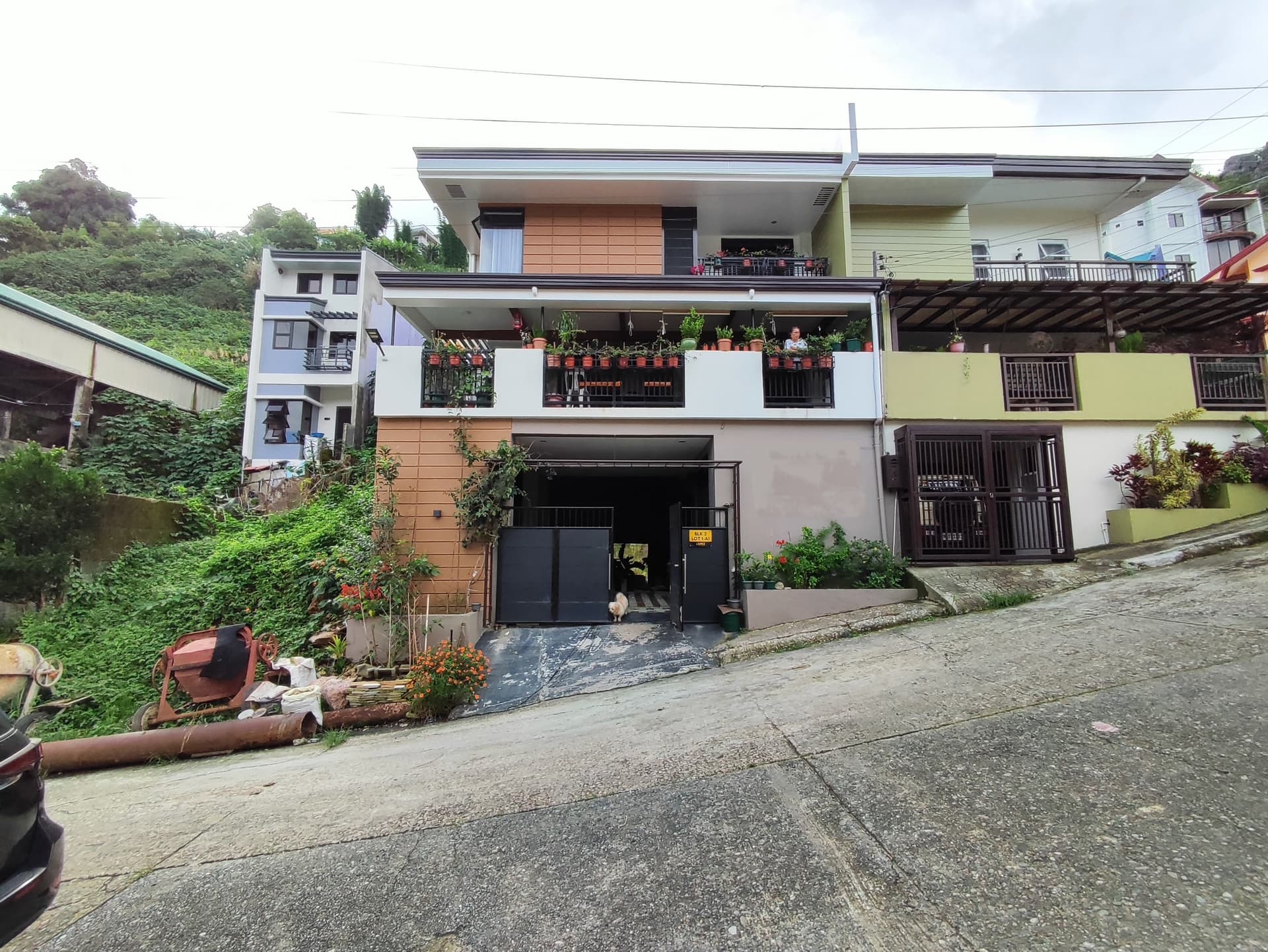 Pre-owned Fully Furnished House & Lot For Sale in Bakakeng Central Baguio City - LSS