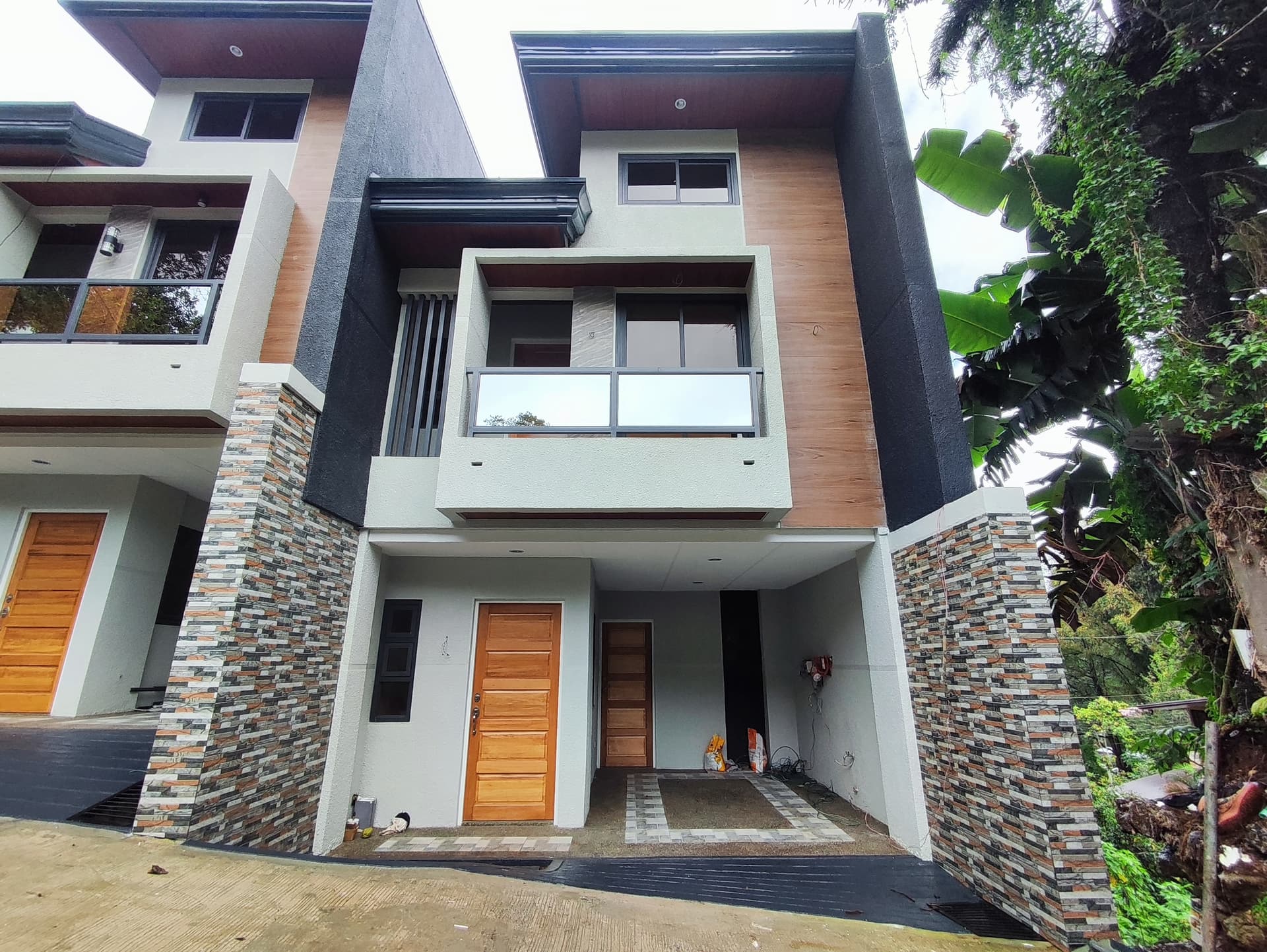 11M Brand New 2 Storey Duplex House with Basement and Attic For Sale in Leonilla Hill Baguio - LSS
