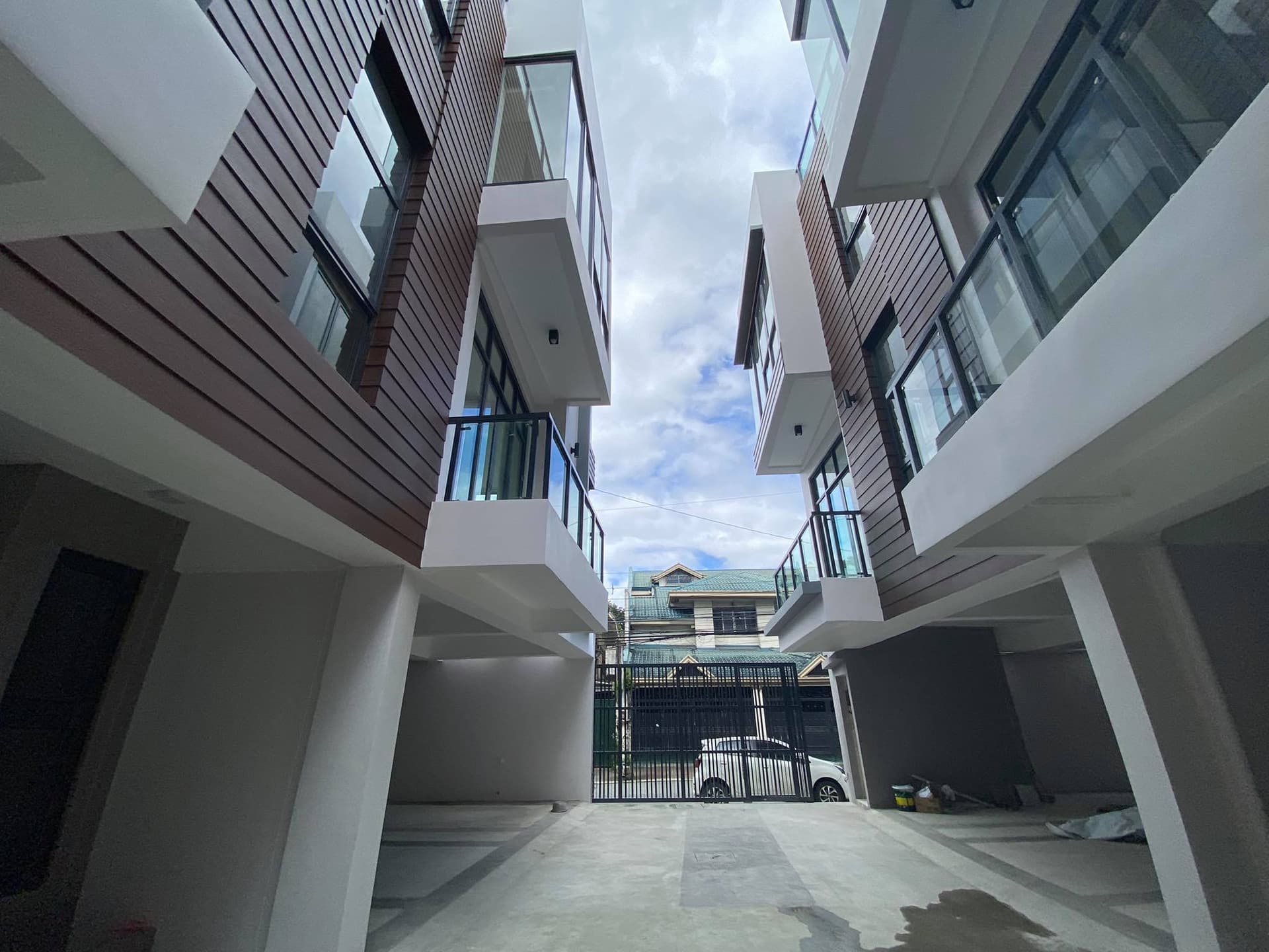 ReadyFor Occupancy 23.7M Brand New 3-Storey Townhouse with Roofdeck For Sale in Teachers Village East QC - LSS