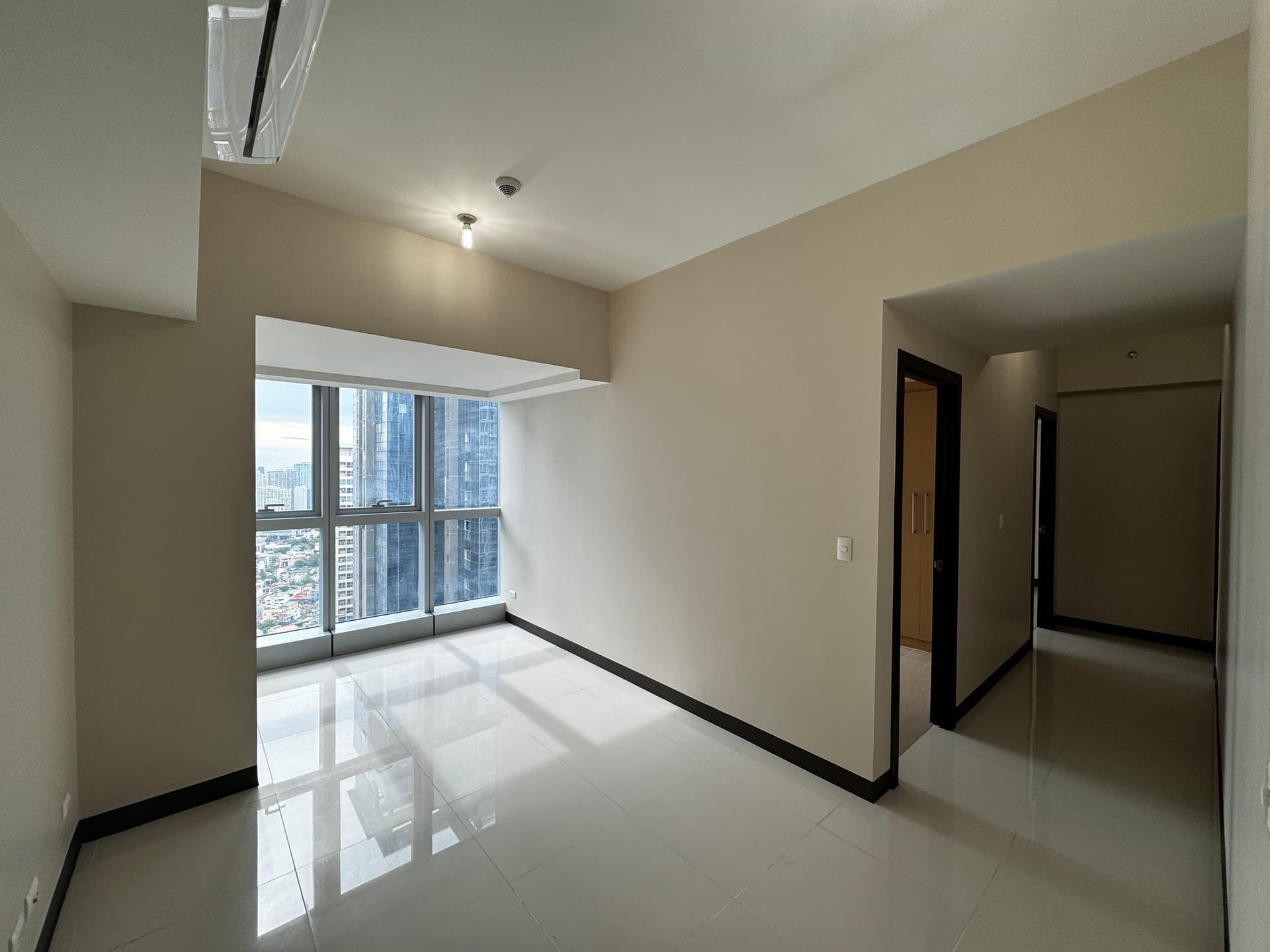 Uptown Parksuites | 2BR 74.5sqm Condo for Sale in Taguig