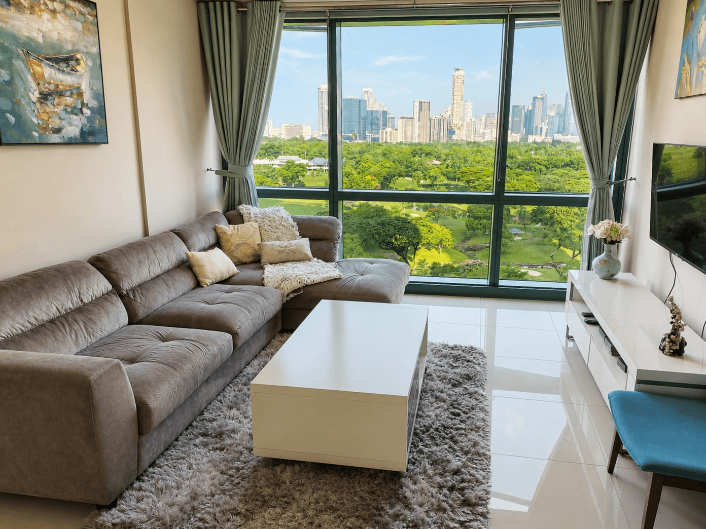 8 Forbestown Road | 2BR 89.5sqm Condo for Sale in Taguig