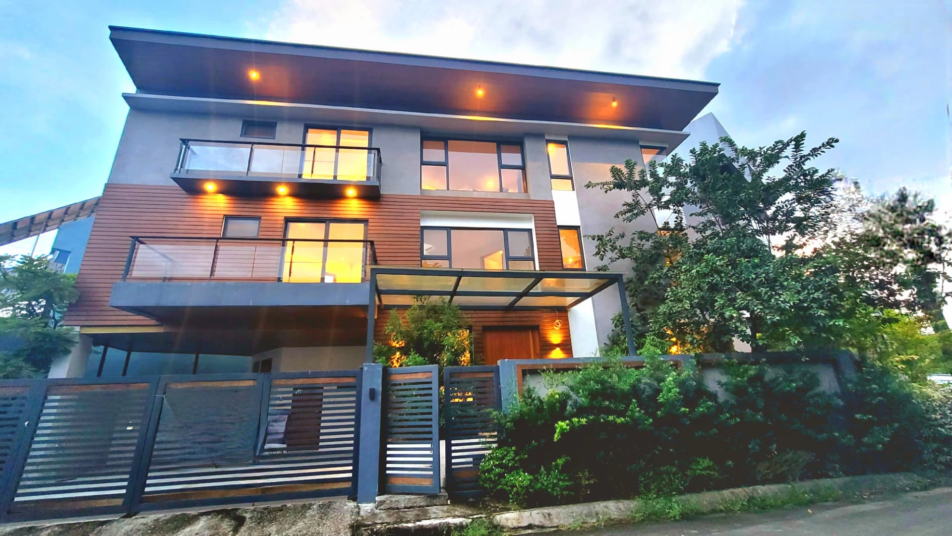 Filinvest East | 4BR 300sqm House & Lot for Sale in Rizal