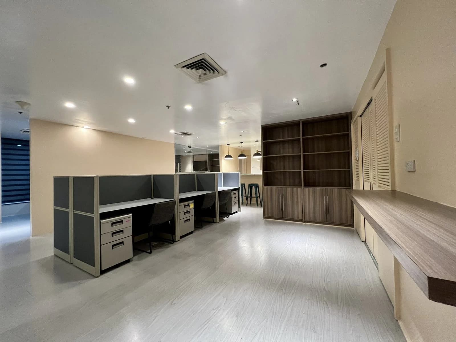 Galleria Corporate Center | Studio 133sqm Condo for Sale in Quezon City
