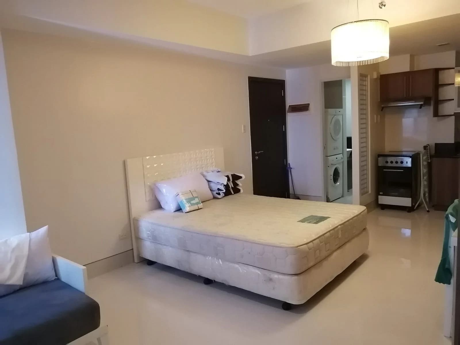 Greenbelt Excelsior | Studio 38sqm Condo for Rent in Makati City