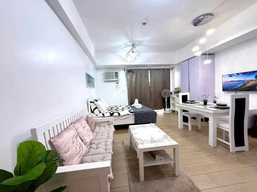 Venice Luxury Residences | Studio 40sqm Condo for Sale in Taguig City - Mckinley