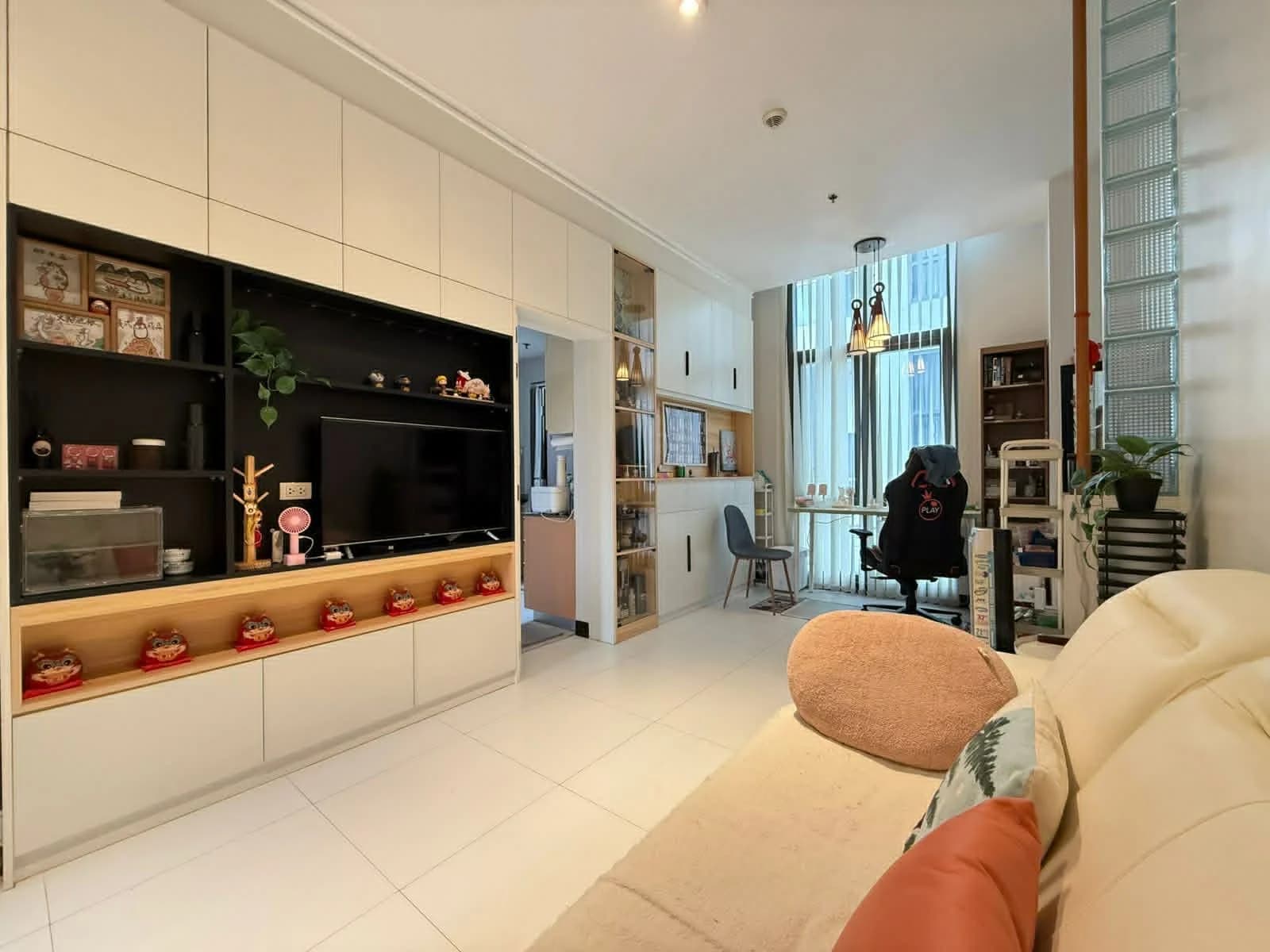 Greenbelt Hamilton | 2BR 55sqm Condo for Sale in Makati City - Legazpi Village