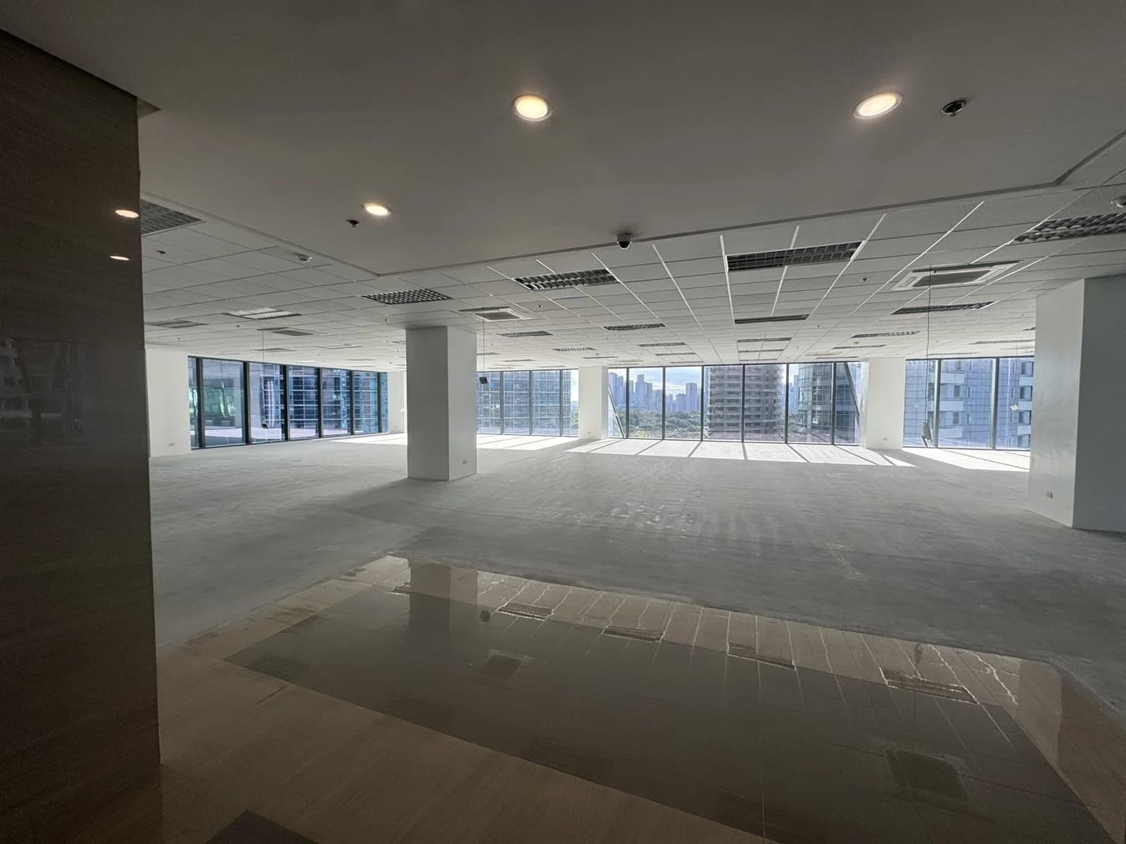 Milestone At Fifth Avenue | 541sqm Office Space for Rent in Taguig City - Bgc