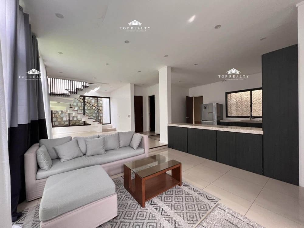 House and Lot for Sale in Paranaque at NSHA, BF Homes 5BR