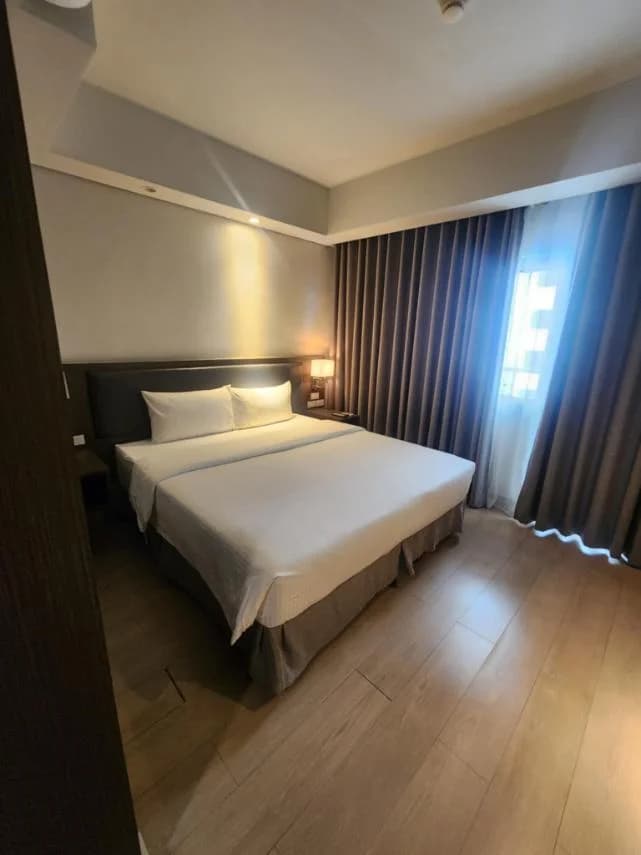 The Residences At Bonifacio Civic Center Tower | Studio 32sqm Condo for Rent in Taguig City - Bgc