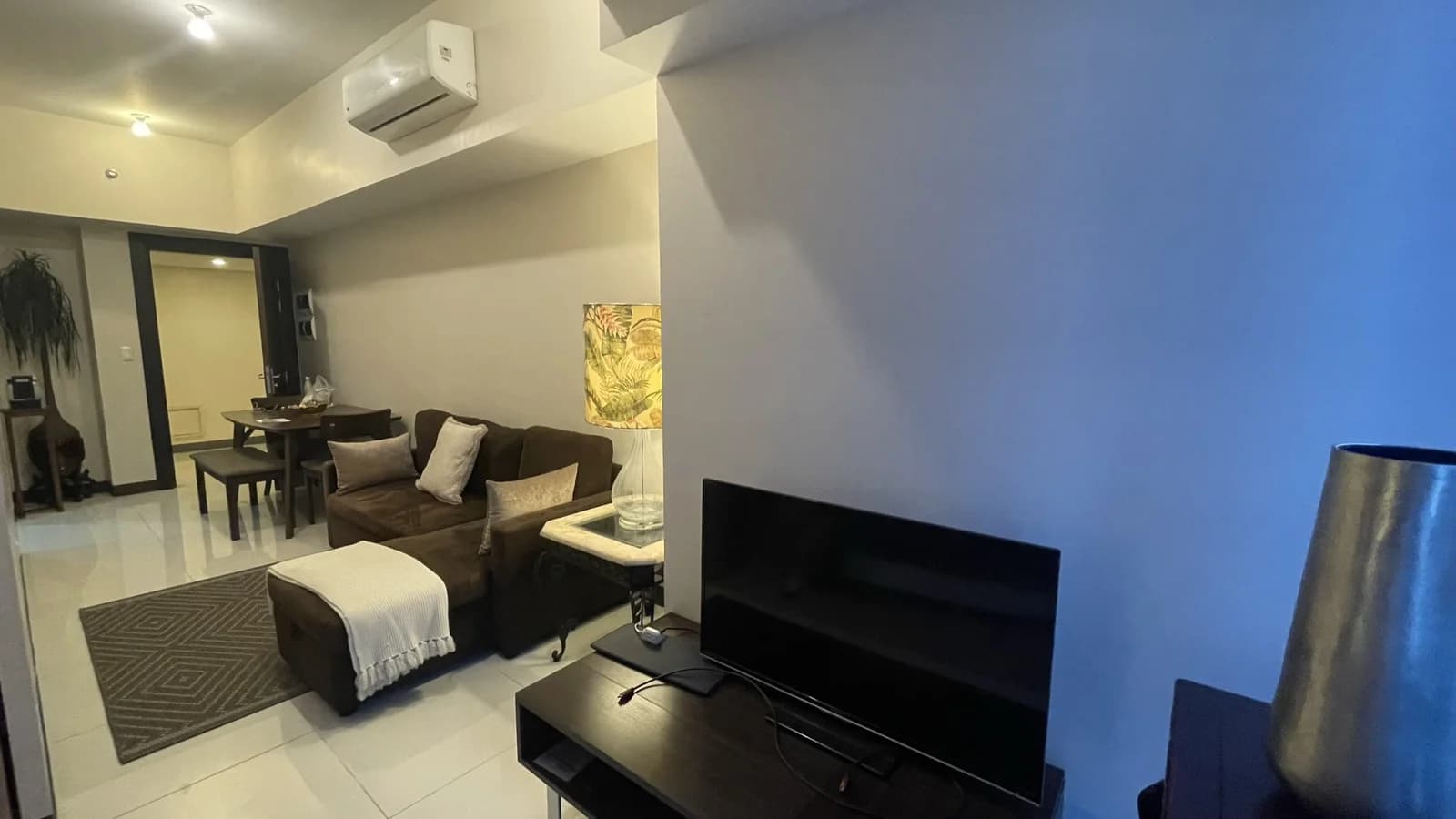 Uptown Parksuites | 1BR 39sqm Condo for Rent in Taguig City - Uptown Bonifacio