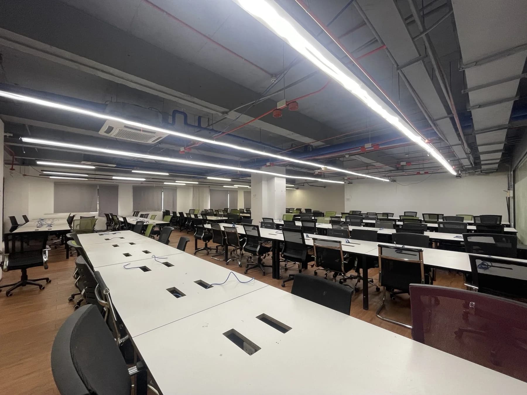 Jx Tower | 1299sqm Office Space for Rent in Parañaque City