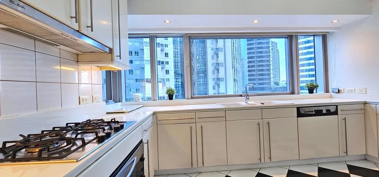 Pacific Plaza | 3BR 290sqm Condo for Rent in Taguig City - Bgc