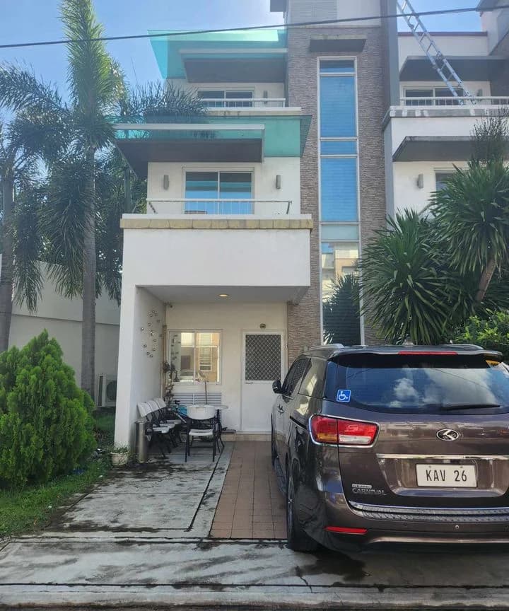 Avilion Gardens | 3BR 140sqm House & Lot for Rent in Parañaque City